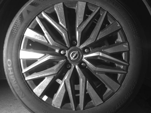 Used 2025 Nissan Altima 2.5 SV image 13