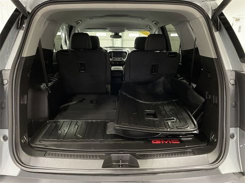 Certified 2023 GMC Acadia SLE w/ Driver Convenience Package image 15