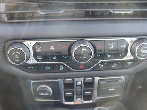 Certified 2025 Jeep Wrangler Unlimited Sahara w/ Safety Group image 25