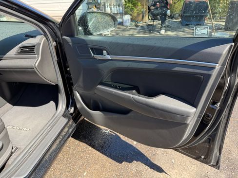 Used 2020 Hyundai Elantra SEL w/ Cargo Package (C1) FWD image 17