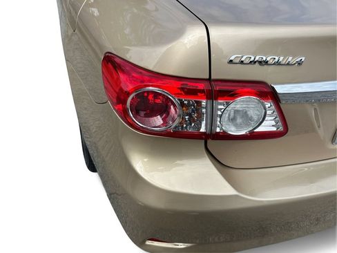 Used 2011 Toyota Corolla LE FWD image 31