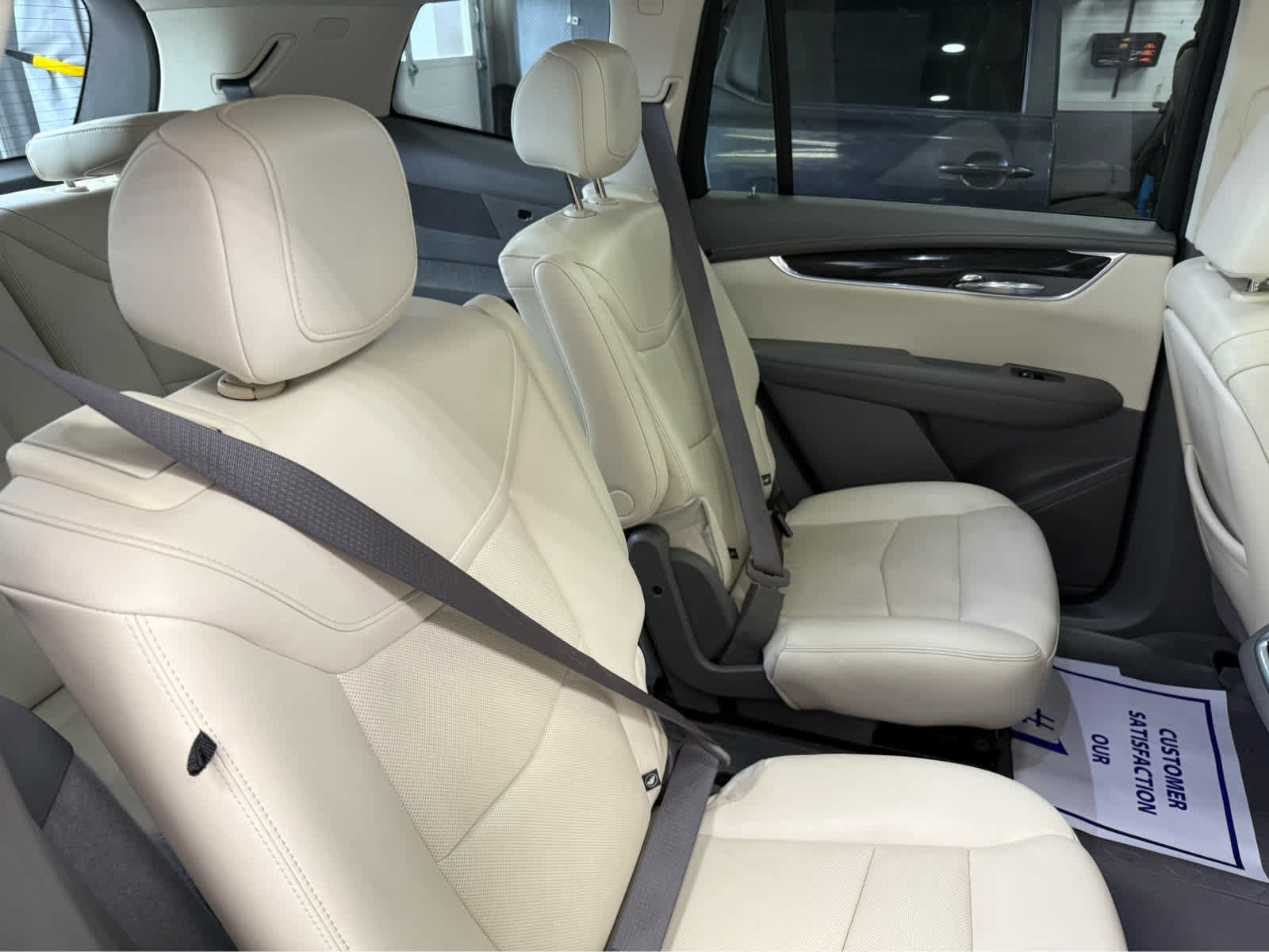 Used 2021 Cadillac XT6 Premium Luxury w/ LPO, Floor Liner Package AWD/4WD image 31