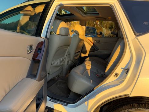 Used 2010 Nissan Murano LE w/ Navigation Pkg image 21