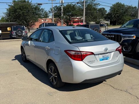 Used 2018 Toyota Corolla LE w/ LE Premium Package FWD image 8