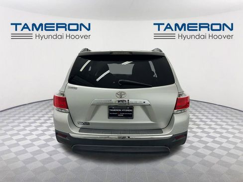 Used 2013 Toyota Highlander SE FWD image 4