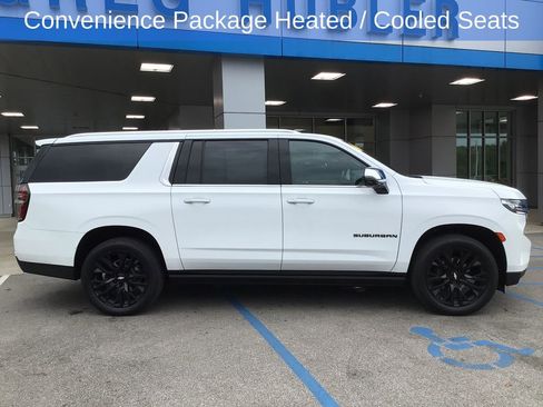 Used 2024 Chevrolet Suburban Premier AWD/4WD image 6