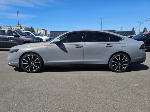 Used 2024 Honda Accord Touring image 8