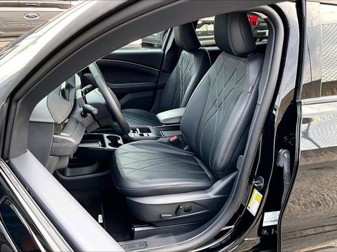 Used 2025 Ford Mustang Mach-E Select image 12