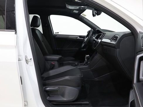 Used 2022 Volkswagen Tiguan SE R-Line AWD/4WD image 38