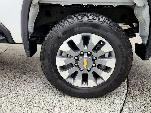 Used 2025 Chevrolet Silverado 2500 Custom w/ Custom Value Package AWD/4WD image 9