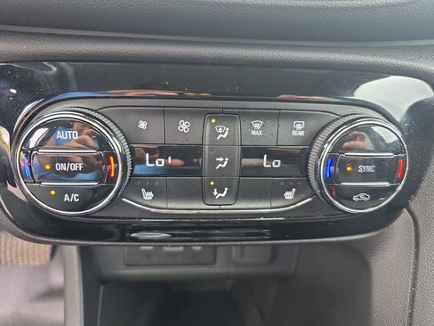 Certified 2023 Buick Encore GX Select AWD/4WD image 22