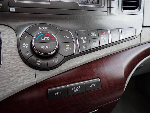 Used 2013 Toyota Sienna Limited w/ Premium Pkg AWD/4WD image 21