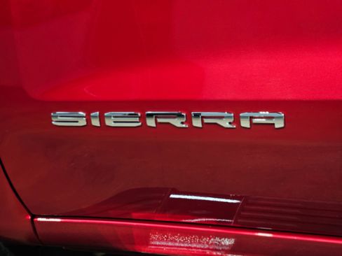 Used 2024 GMC Sierra 1500 SLT w/ SLT Convenience Package image 38