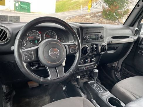 Used 2016 Jeep Wrangler Unlimited Sport w/ Quick Order Package 24S AWD/4WD image 12