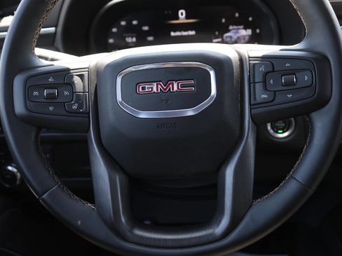 Used 2024 GMC Yukon AT4 w/ Technology Package AWD/4WD image 19