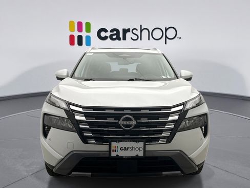 Used 2025 Nissan Rogue SL w/ Tech Package AWD/4WD image 8