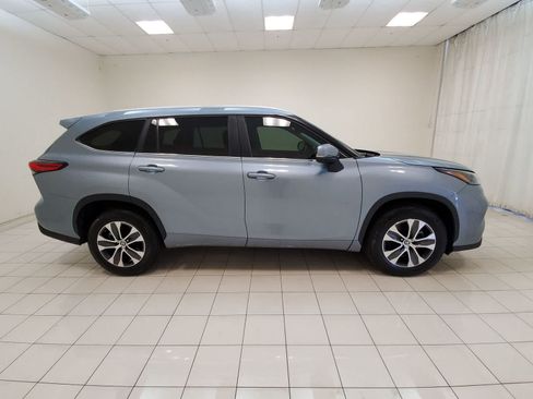 Used 2023 Toyota Highlander XLE FWD image 27