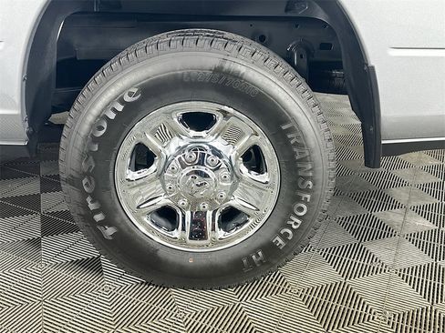Used 2024 RAM 2500 Tradesman w/ Chrome Appearance Group image 33