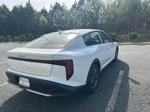 New 2026 Kia K4 LXS image 7
