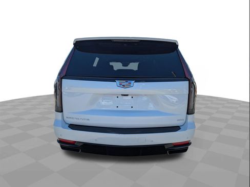 Certified 2022 Cadillac Escalade Sport w/ Touring Package image 5