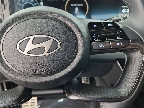 Certified 2025 Hyundai Elantra SEL FWD image 30