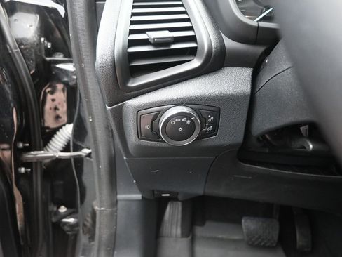 Used 2018 Ford EcoSport Titanium w/ Titanium Cold Weather Package image 33