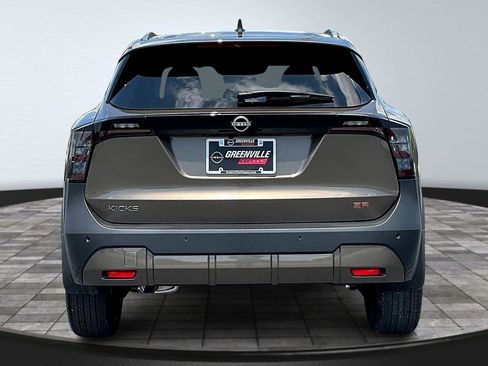 New 2025 Nissan Kicks SR image 4