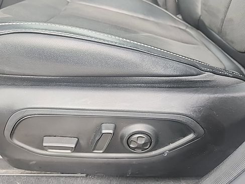 Used 2022 Jeep Grand Cherokee L Laredo image 11