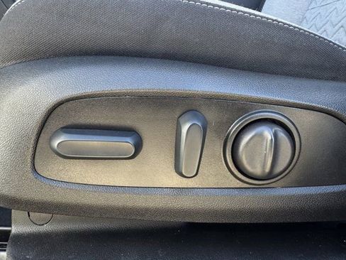 Used 2024 Chevrolet Equinox LS w/ LS Convenience Package image 28