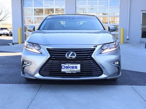 Used 2017 Lexus ES 350 w/ Ultra Luxury Package image 2