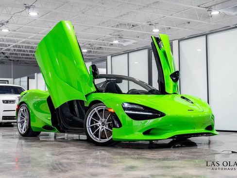 Used 2026 McLaren 750S Spider RWD image 7