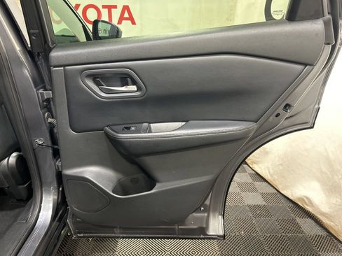 Used 2025 Nissan Rogue SV AWD/4WD image 12