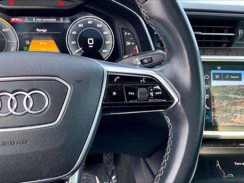 Used 2021 Audi A7 e Prestige w/ Prestige Package image 24