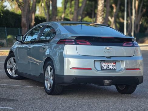 Used 2013 Chevrolet Volt FWD image 11