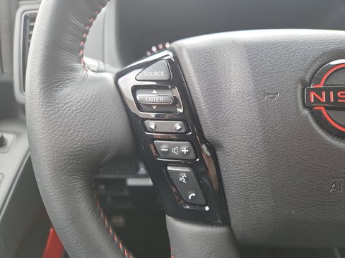 Used 2024 Nissan Frontier Pro-X w/ Pro Convenience Package image 15