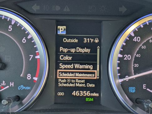 Used 2019 Toyota Highlander XLE image 17