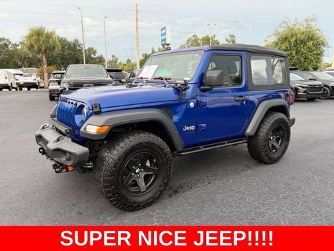 Used 2018 Jeep Wrangler Sport AWD/4WD image 3