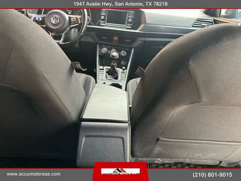 Used 2019 Volkswagen Jetta GLI image 13