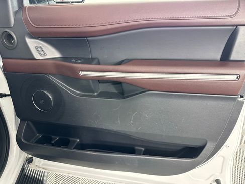 Used 2024 Ford Expedition Limited image 30