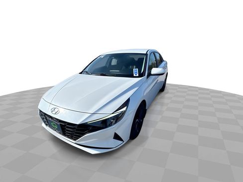 Used 2022 Hyundai Elantra SEL FWD image 4