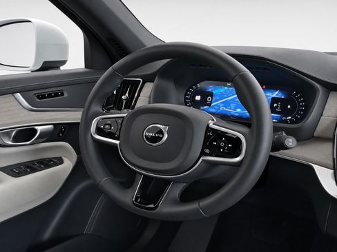 Used 2026 Volvo XC90 B5 Core AWD/4WD image 17