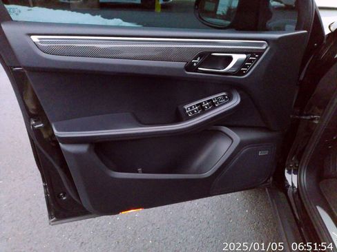 Used 2023 Porsche Macan S image 26