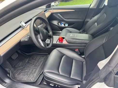 Used 2022 Tesla Model 3 Long Range AWD/4WD image 9