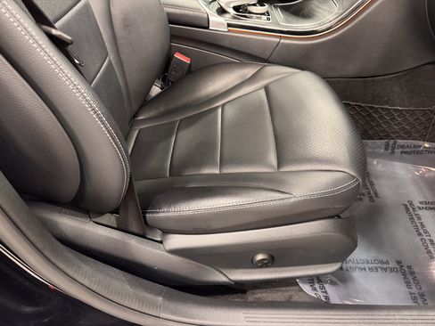 Used 2017 Mercedes-Benz C 300 4MATIC Sedan image 29