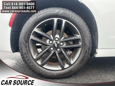 Used 2019 Dodge Charger SXT w/ Blacktop Package image 39