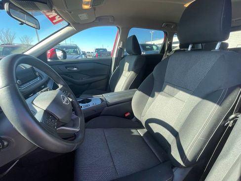 Used 2025 Nissan Rogue SV image 21