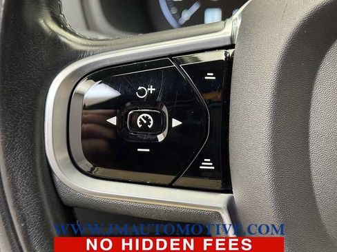 Used 2020 Volvo XC90 T6 Momentum AWD/4WD image 40