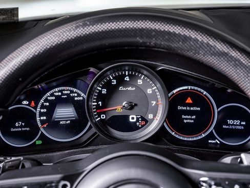 Used 2022 Porsche Cayenne Turbo image 21