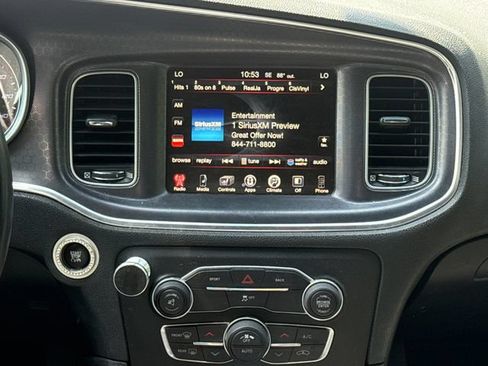 Used 2015 Dodge Charger SXT RWD image 10
