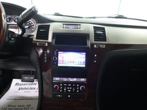 Used 2009 Cadillac Escalade AWD image 17